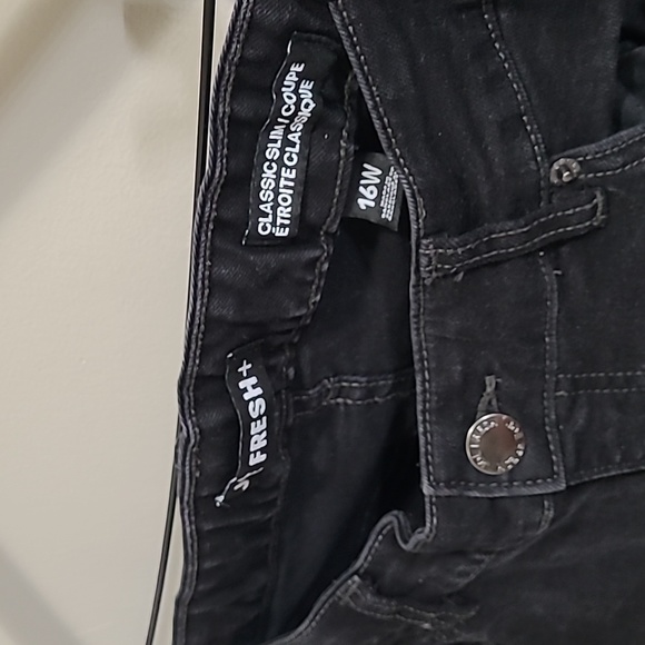 Joe Fresh - High waisted Jeans - Picture 2 of 4